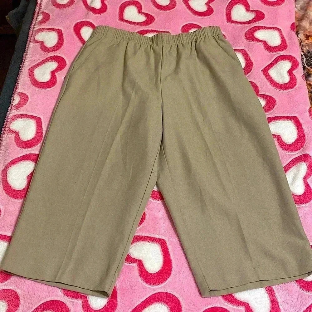 Vintage Elastic Pull-on Khaki Shorts